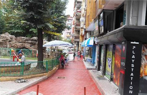 Ömerağa'da Kaldırımlar Renklendi